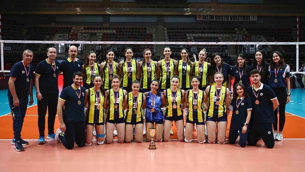Dortmund Derneği Fenerbahçe Genç Kız Voleybol Takımımız, Türkiye Şampiyonasını ikincilikle tamamladı