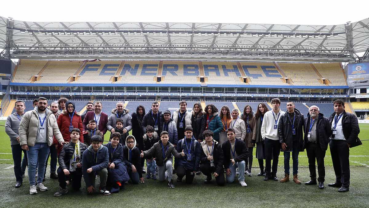 Reutlingen Derneği Fenerbahçe Çocuk ve Gençlik Kulübümüz öğrencilere unutamayacakları bir gün yaşattı
