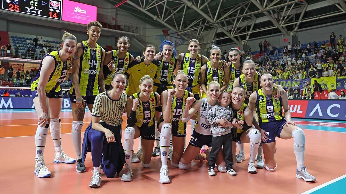 Feder Fenerbahçe Opet, Vodafone Sultanlar Ligi’nde finale yükseldi