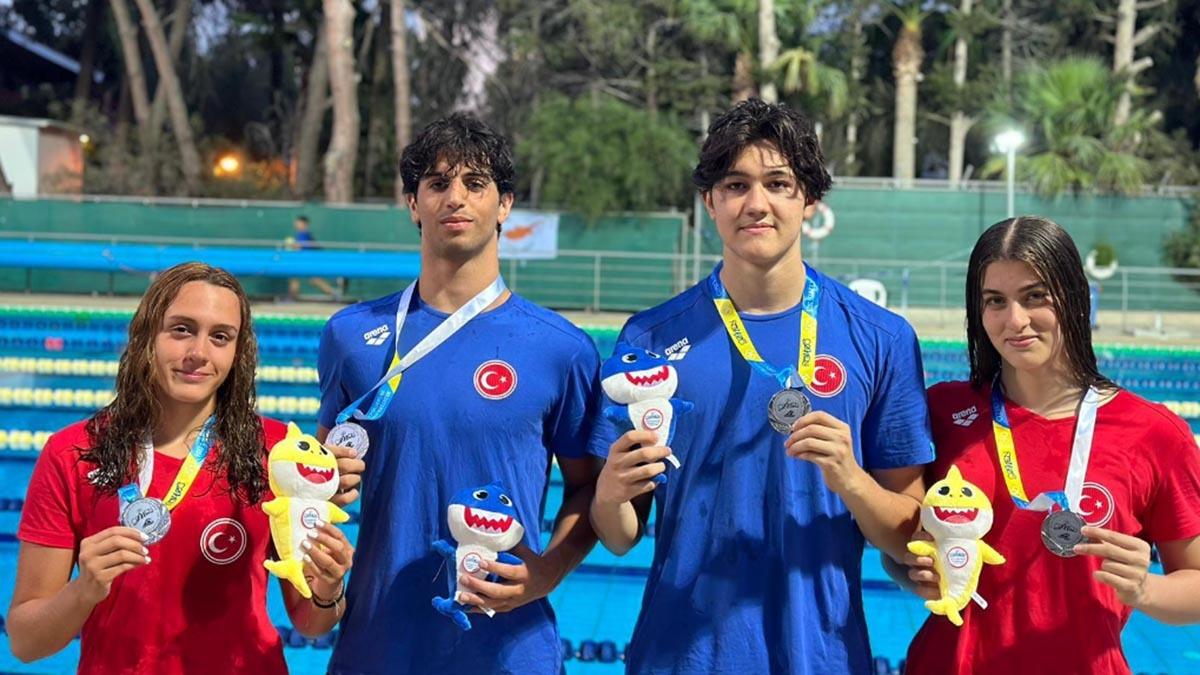 Berlin Derneği Fenerbahçeli milli yüzücüler Comen Cup Yarışları'nda başarılı sonuçlara imza attılar
