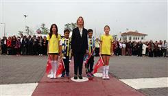 Fenerbahçeli İş Adamları Derneği 23 Nisan Ulusal Egemenlik ve Çocuk Bayramımıza özel Çelenk Sunma Töreni gerçekleştirildi